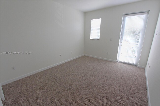 Building Photo - 10703 NW 76th Ln