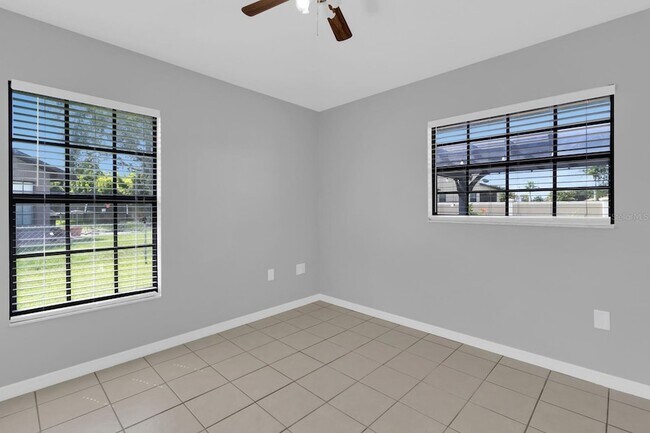 Building Photo - 2414 Sweetwater Blvd