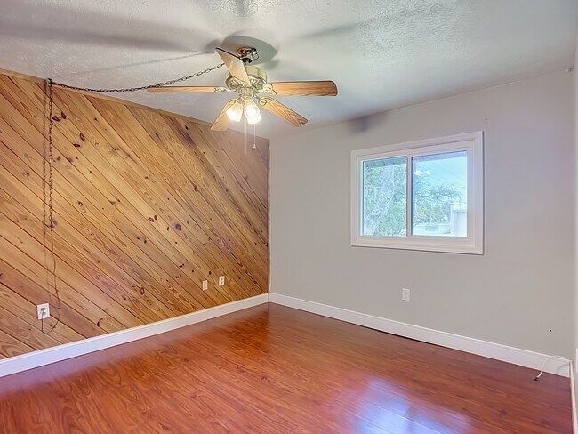 Building Photo - 5602 Ashley Oaks Dr