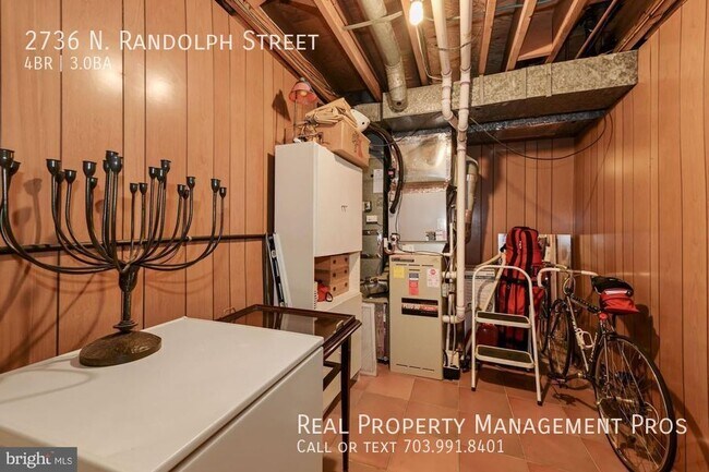 Building Photo - 2736 N Randolph St