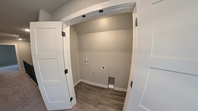 Building Photo - 507 W Fort Worth St