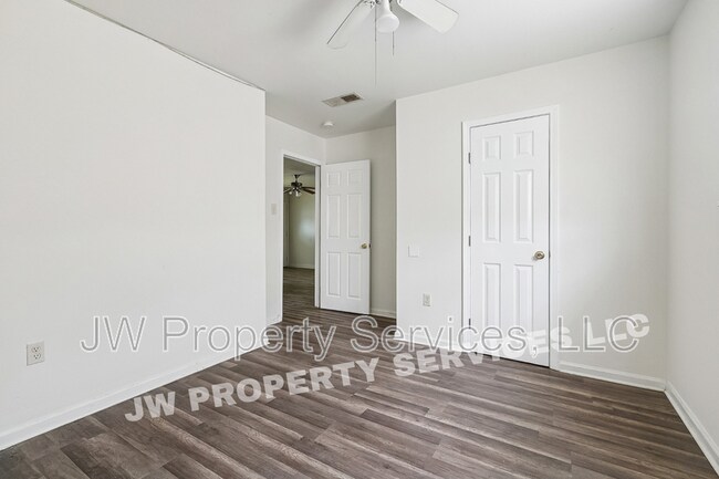 Building Photo - 204 Wilker Neal Ave