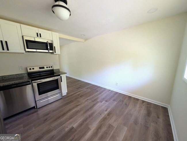 Building Photo - 8055 Attleboro Dr