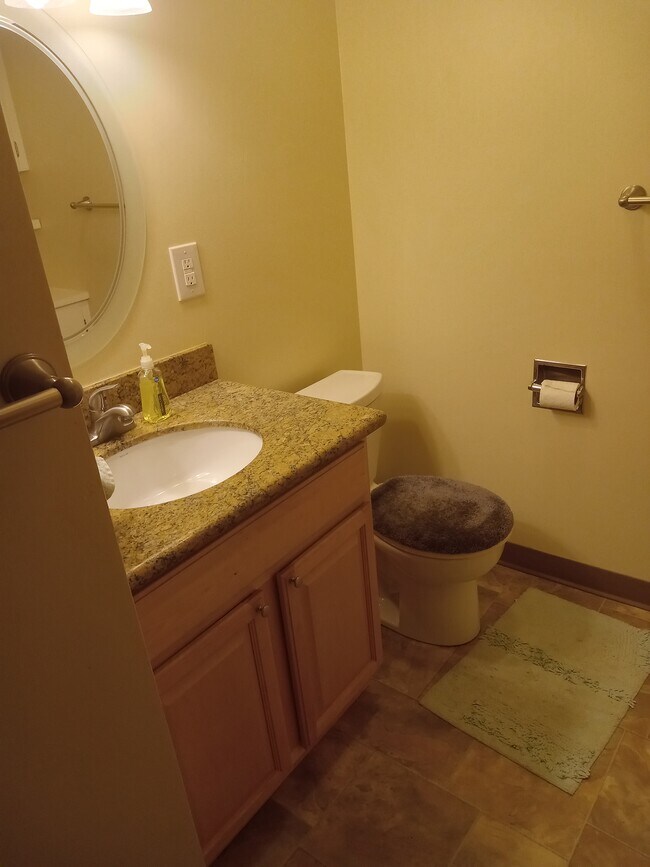 Building Photo - 1300 W 7th Ave