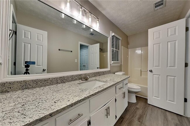 Building Photo - 3720 Ted's Cove