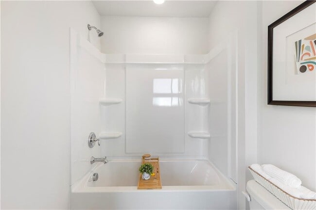 Building Photo - 3642 S Fulton Ave