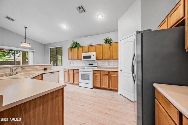 Building Photo - 9231 W Salter Dr