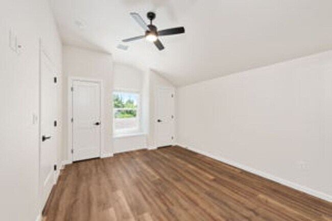 Building Photo - 1123 S Delaware Pl