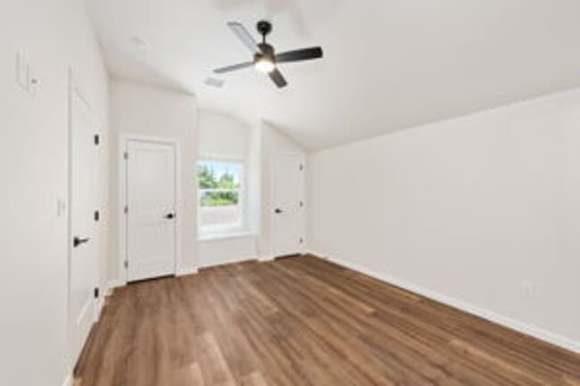 Building Photo - Newer construction - garage apartment avai...