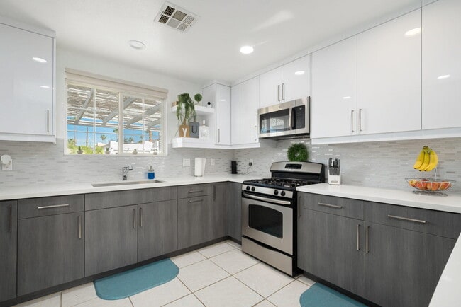 Building Photo - 51905 Avenida Velasco