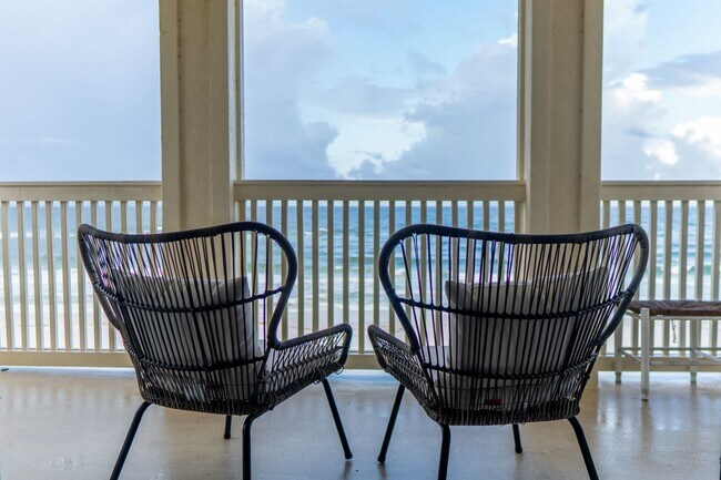 Building Photo - Beautiful 7-Bedroom Beachfront Home on 30A