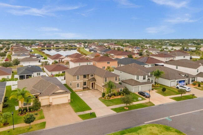 Building Photo - "Discover Spacious Elegance: 5-Bed, 3-Bath...