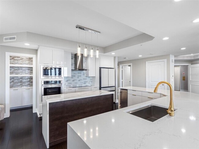 Building Photo - 5823 Bowen Daniel Dr