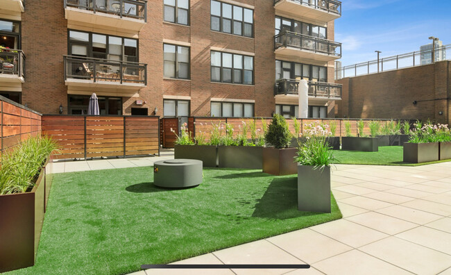 Patio - 849 N Franklin St