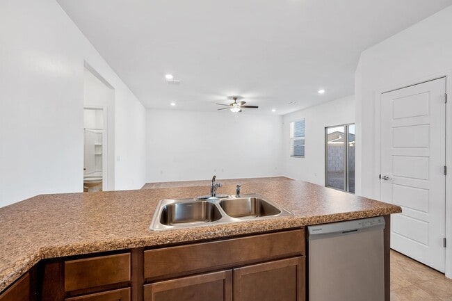Building Photo - 6330 S Crescent Peak Dr