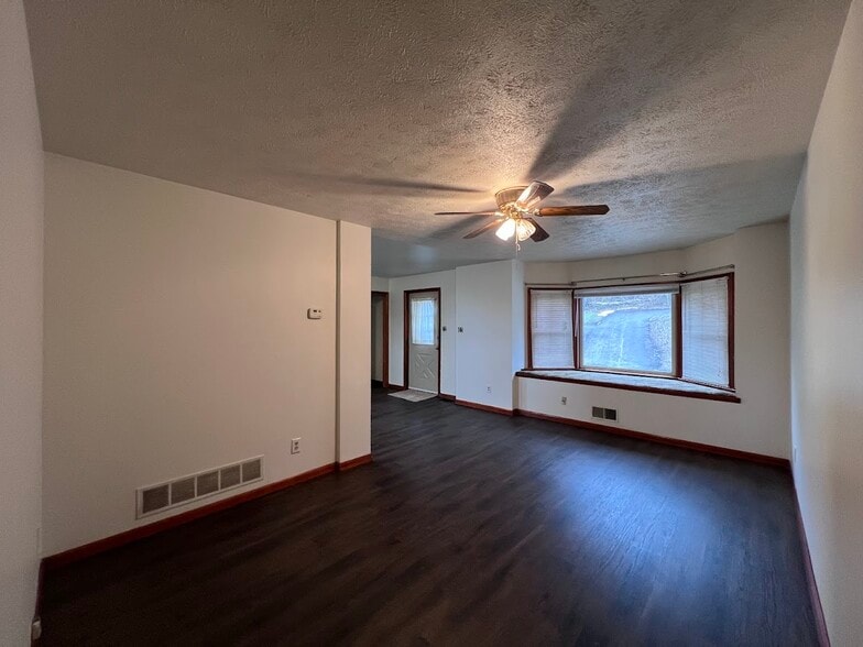 Building Photo - 184 Pennsylvania Ave