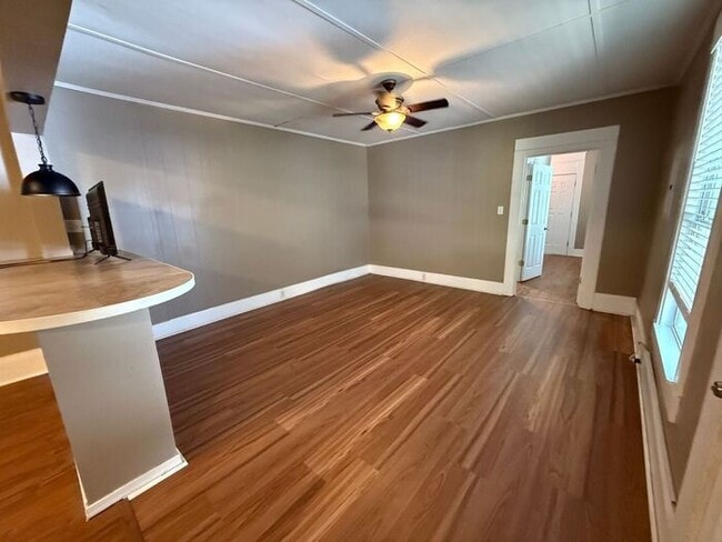Building Photo - Downtown Pensacola - 2 bedroom, 1 bathroom