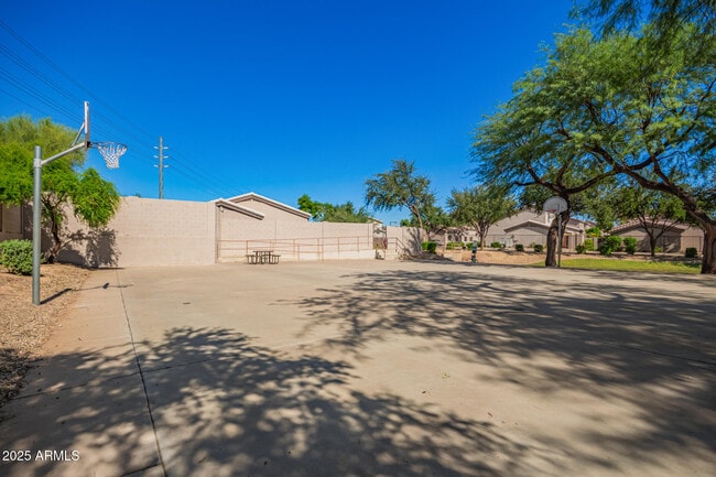 Building Photo - 7978 W Beck Ln