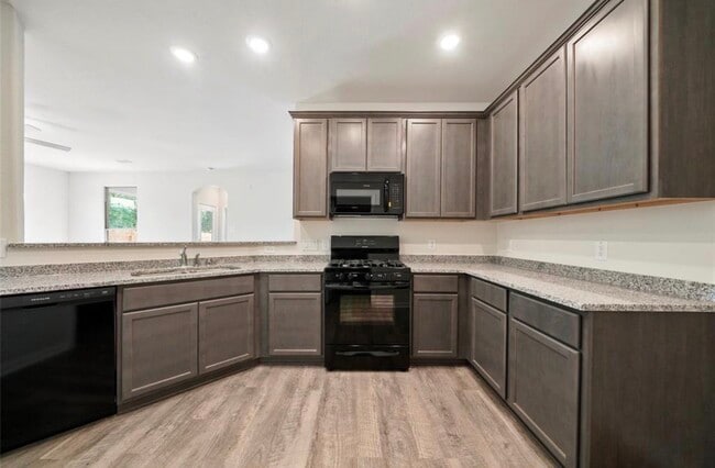 Building Photo - 25290 Pomegranate Pl