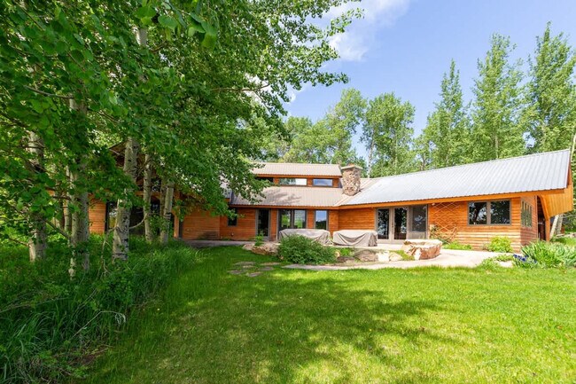 Building Photo - 10570 Rammell Mountain Rd