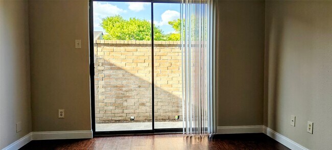 Building Photo - 8413 Sands Point Dr