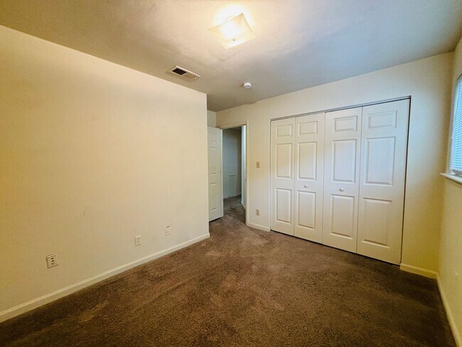 Building Photo - 403 Berryfield Ln