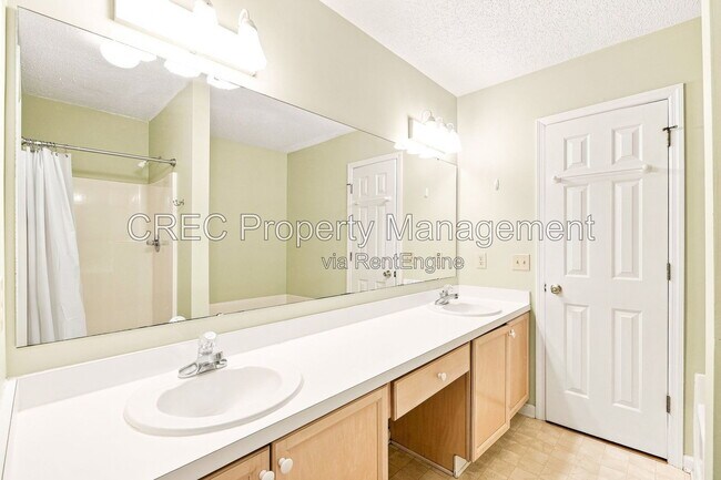 Building Photo - 1355 Fiddle Way