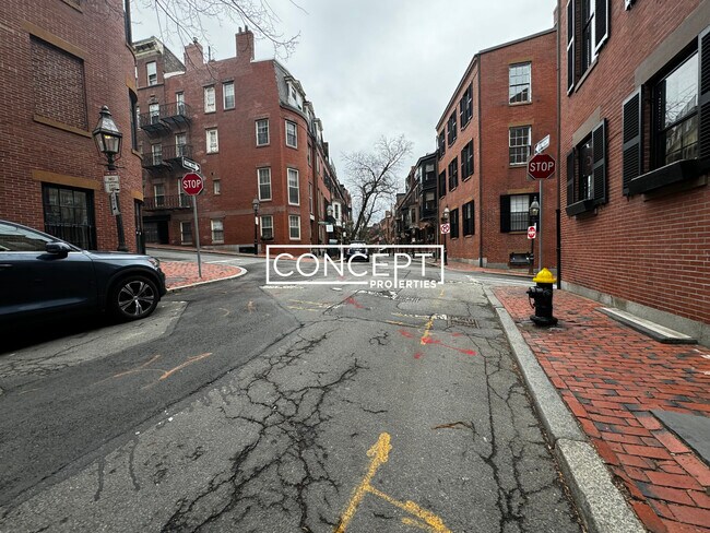 Building Photo - 62 W Cedar St