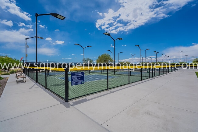 Building Photo - 39826 N Mill Creek Ct