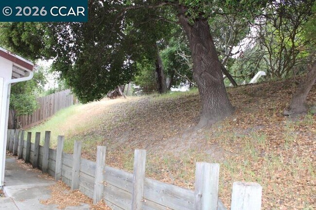 Building Photo - 2152 Blue Jay Cir