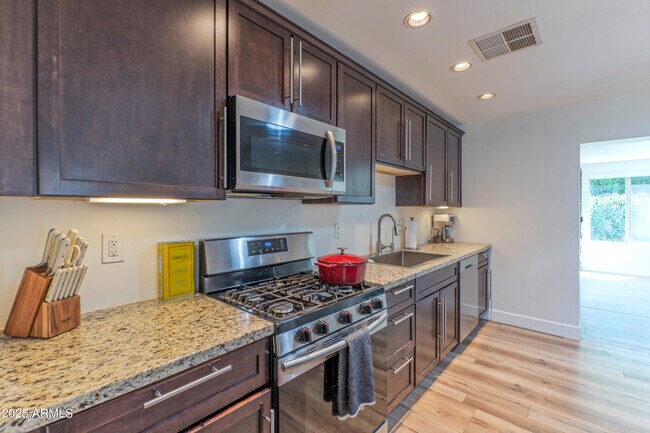 Building Photo - 4229 N 34th St