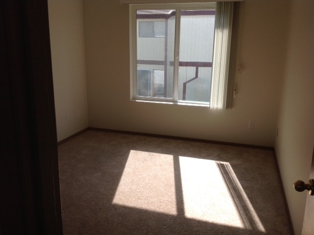 Bed Room - 935 College Ln NE