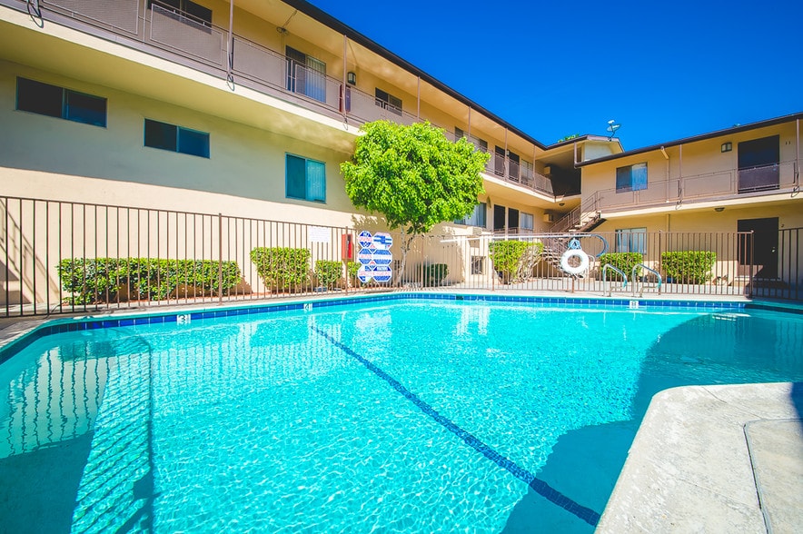 Building Photo - 6719 Woodman