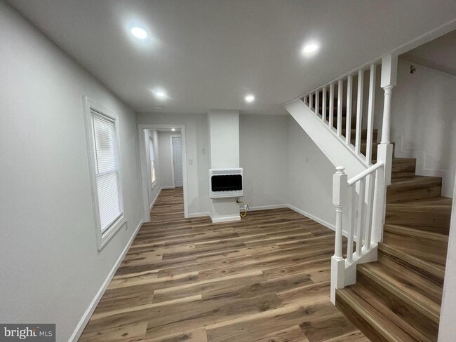 Building Photo - 628 High St