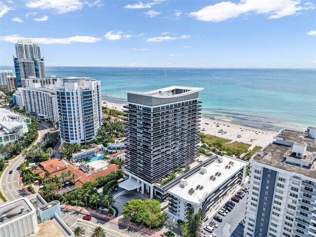 Building Photo - 5875 Collins Ave