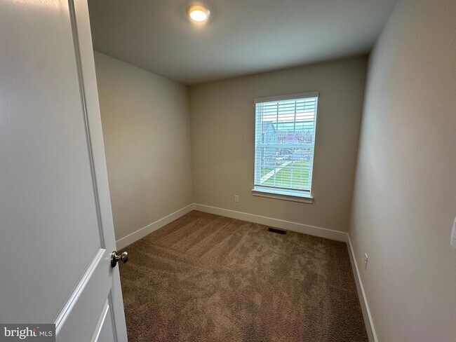 Building Photo - 1801 Harvest Dr