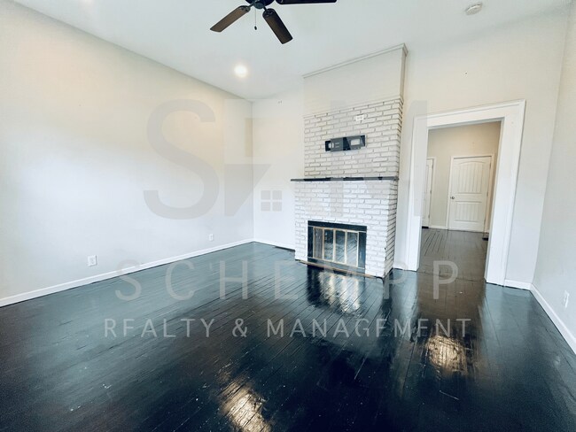 Building Photo - 1523 Christy Ave