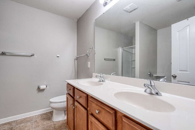 Building Photo - Available July 10th! Immaculate 3-Bedroom Home with Modern Updates