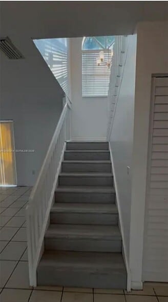 Building Photo - 127 SW 159th Way