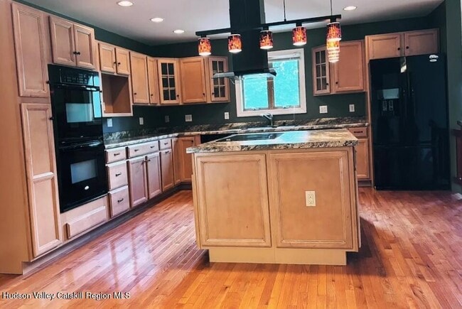 Building Photo - 124 Blue Mountain Rd