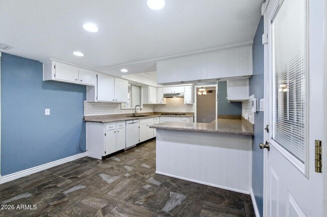 Building Photo - 7750 N 17th Dr