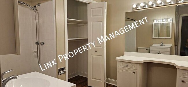 Building Photo - 7183 Holland Ln