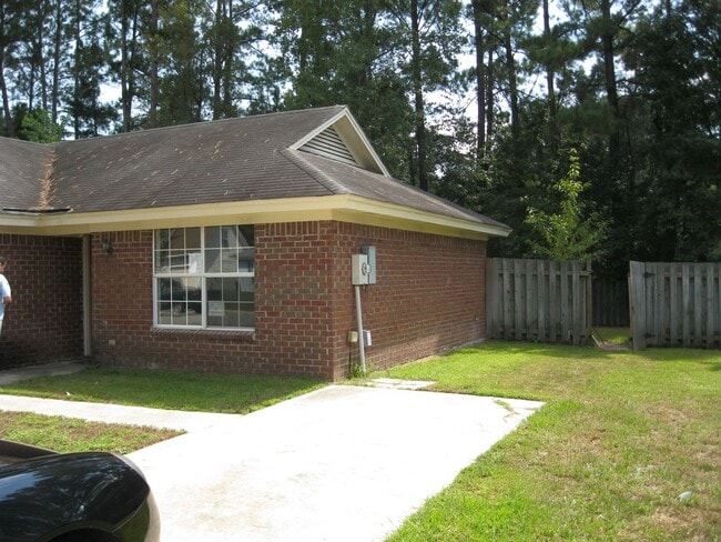 Building Photo - 133 Bordeaux Ln