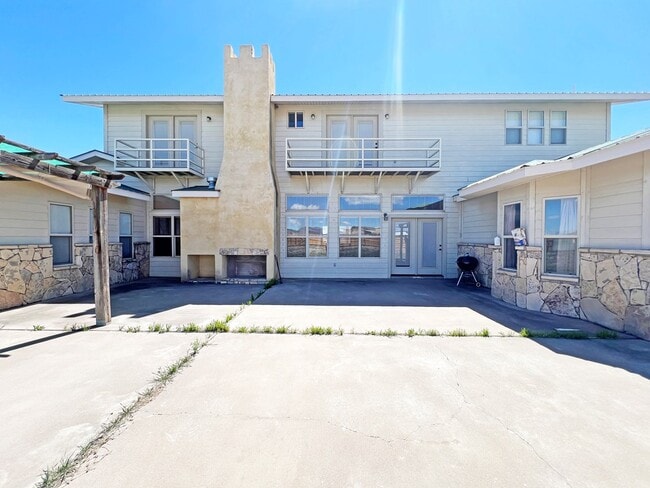 Building Photo - 101 Capt Lee