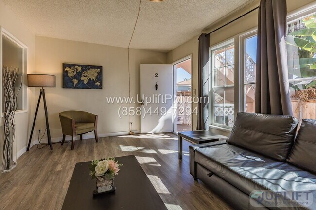 Building Photo - 4827 Castle Ave