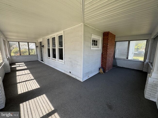 Building Photo - 416 Maryland Ave