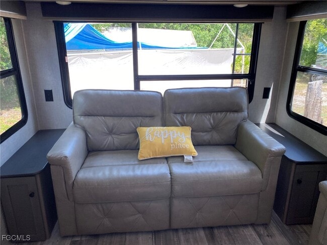 Building Photo - 380 Mahogany Ct