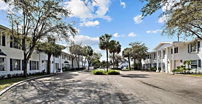 Building Photo - 2270 NE 68th St