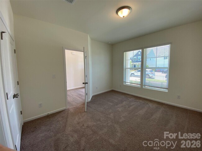 Building Photo - 1326 Harleston St