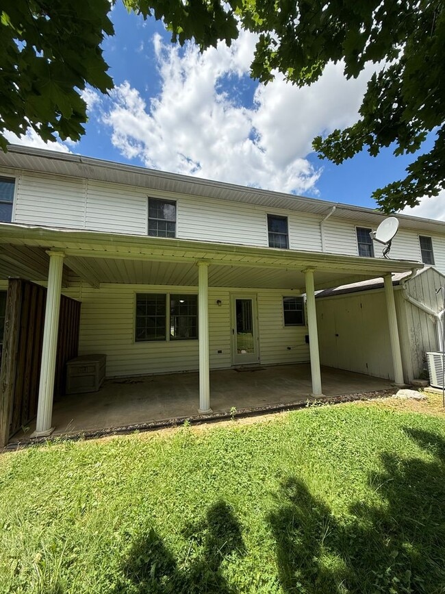 Building Photo - 114 Minnich Rd